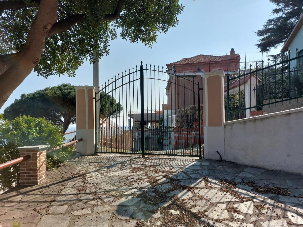 Apartamento Una Finestra Sul Mare Monolocale Bergeggi Exterior foto