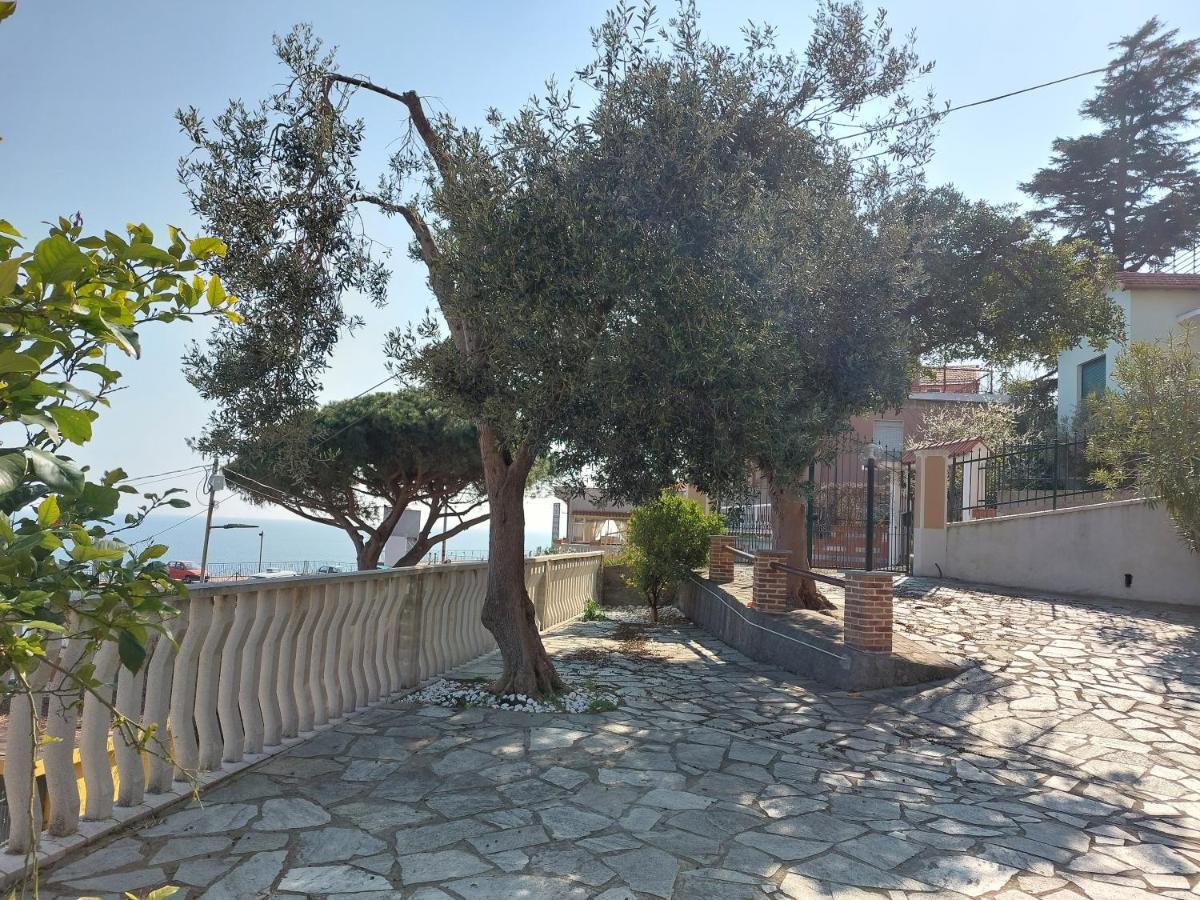 Apartamento Una Finestra Sul Mare Monolocale Bergeggi Exterior foto