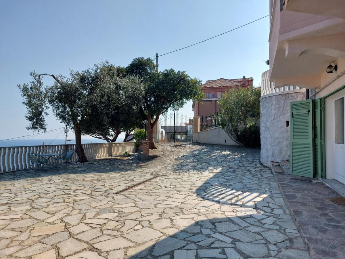 Apartamento Una Finestra Sul Mare Monolocale Bergeggi Exterior foto