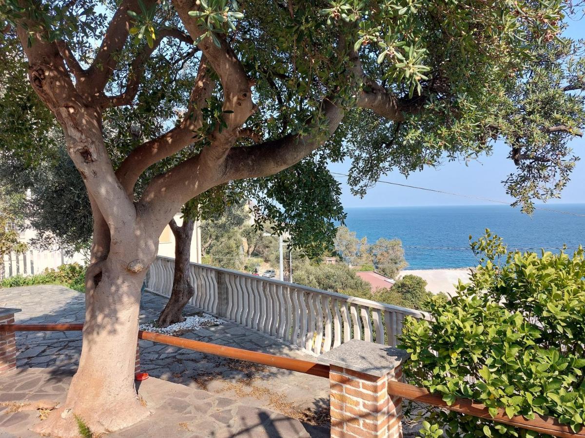Apartamento Una Finestra Sul Mare Monolocale Bergeggi Exterior foto