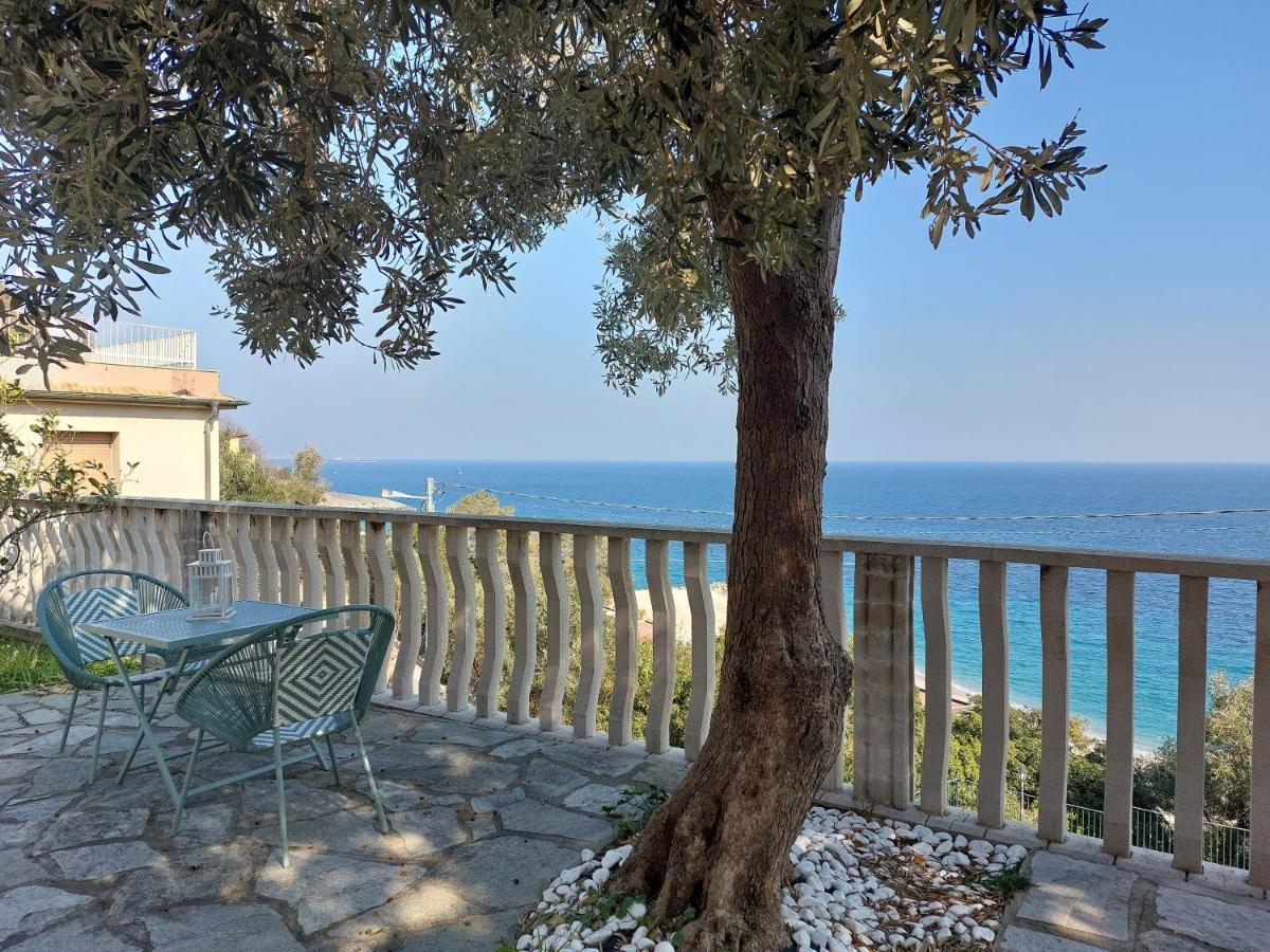Apartamento Una Finestra Sul Mare Monolocale Bergeggi Exterior foto